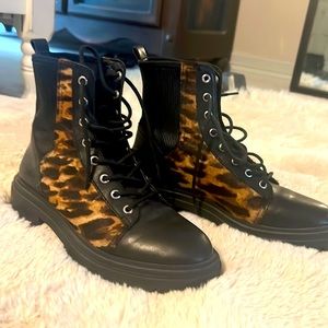 Perfect condition Vince Camuto boots size 6.5 leather